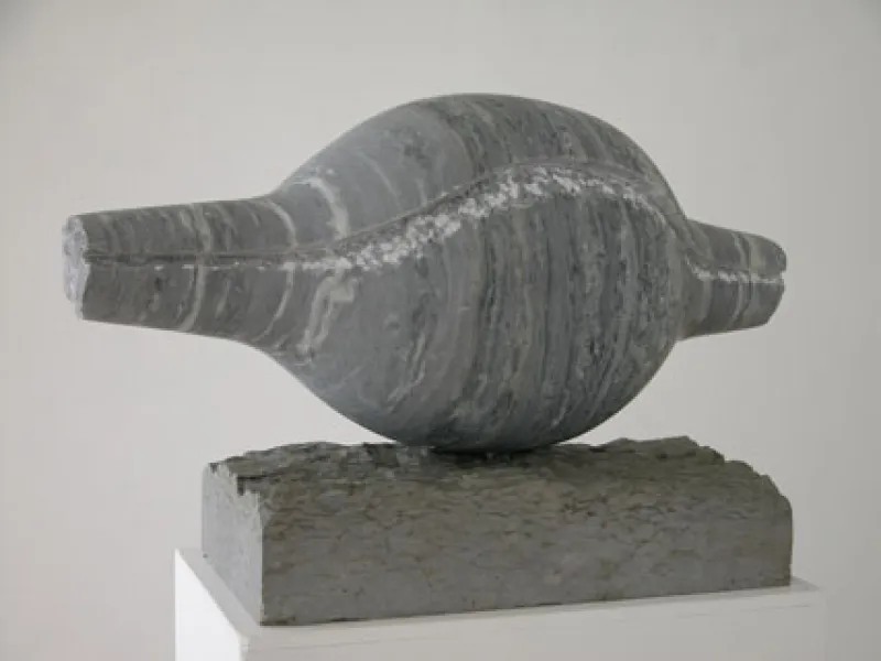 Tystnad 
marmor, kalksten 
80 x 50 x 30 cm
2001